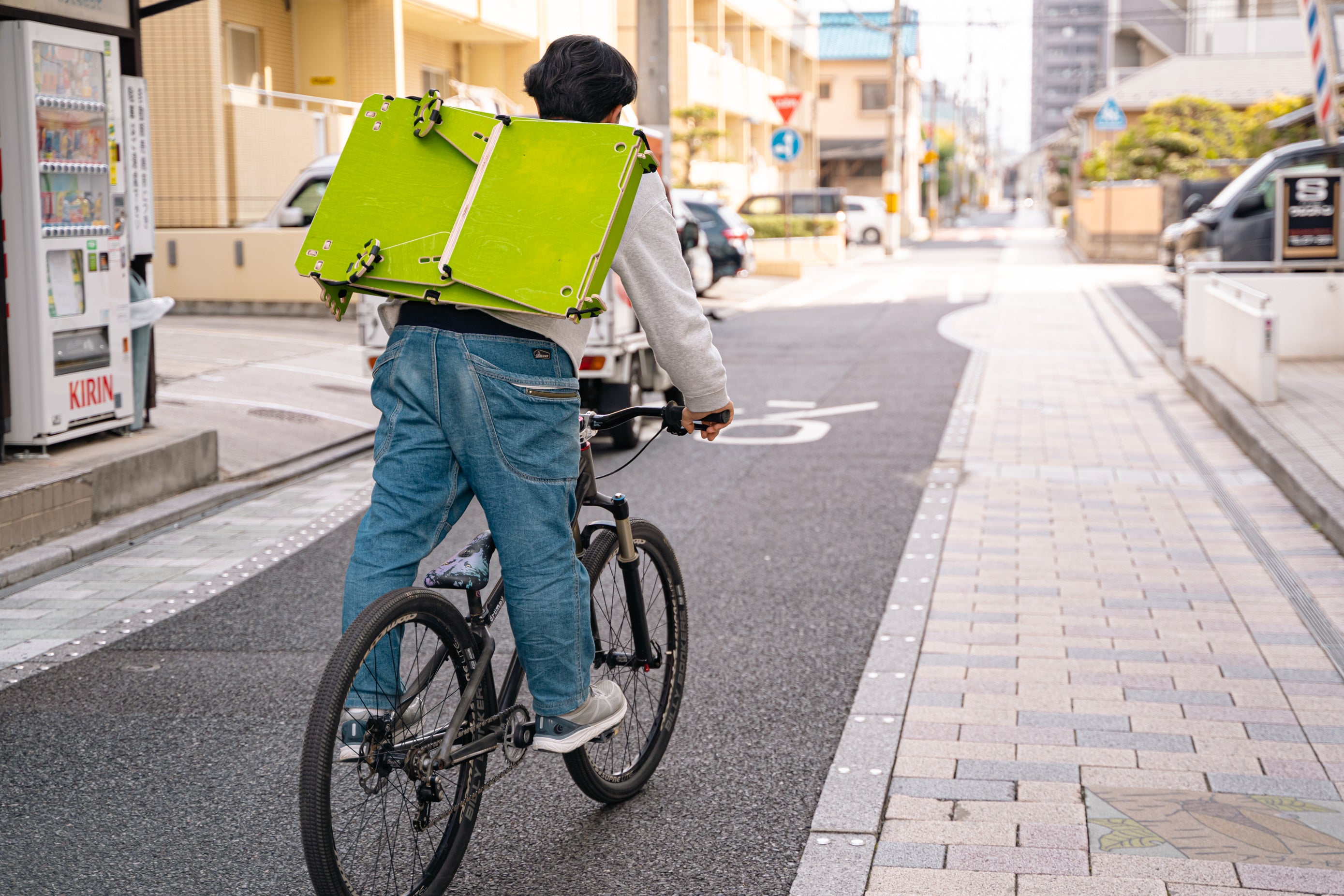 背負って運べるどこでもジャンプ台。MTB HOPPER INTRO – Grumpy Bike Shop