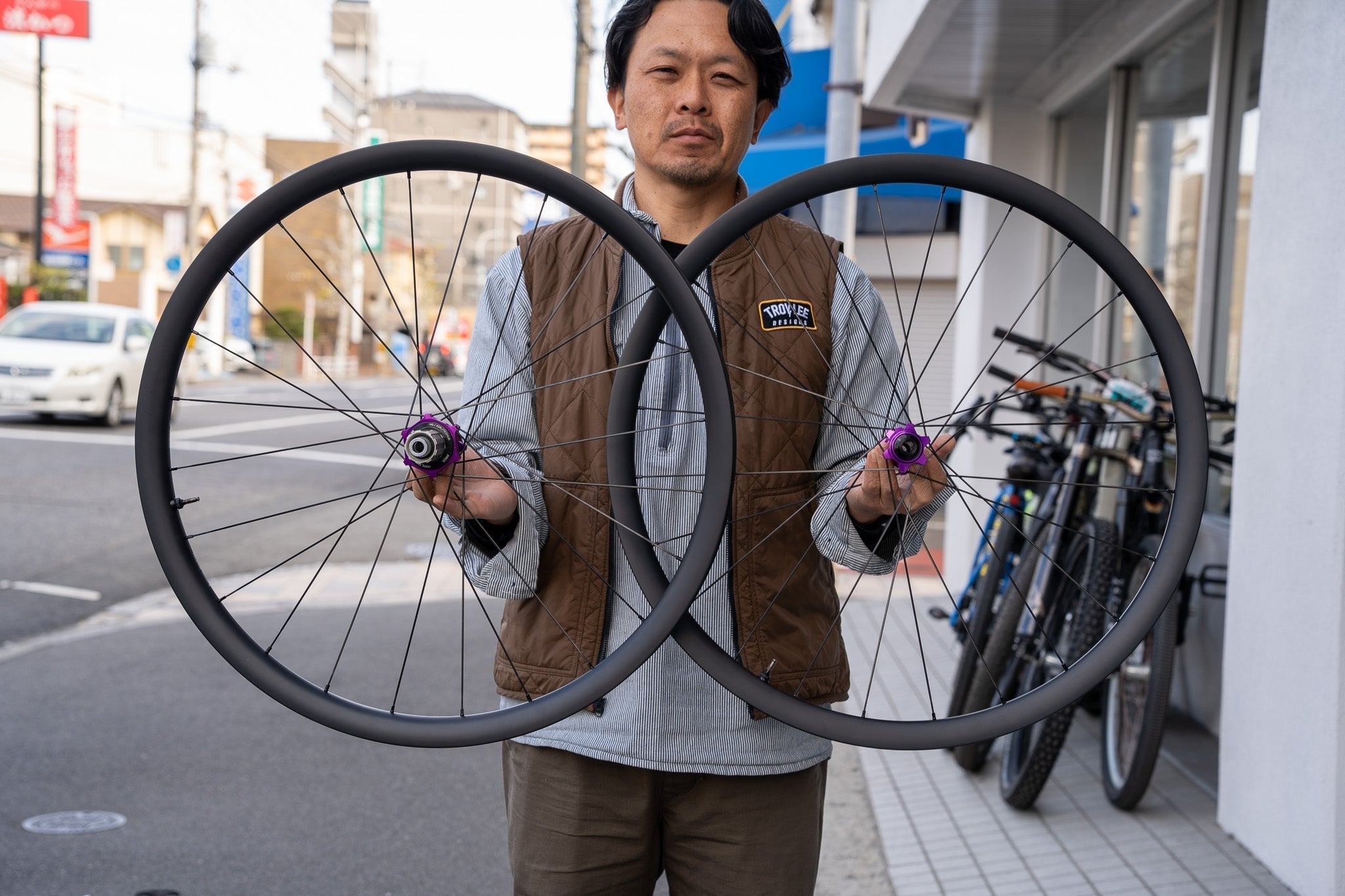 1300gなのに20万円以下で買えるグラベルホイールができました – Grumpy