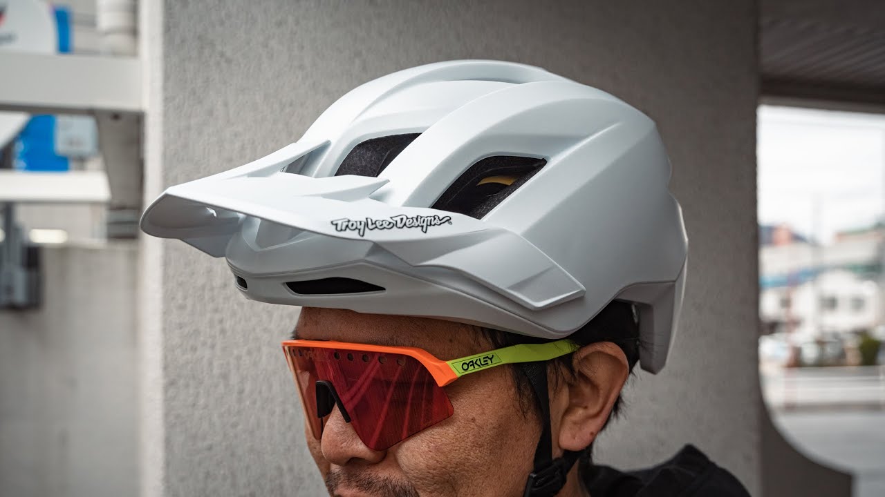 トロイ・リー・デザインの新作マウンテンバイク用ヘルメット・フロー 