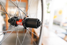 画像をギャラリービューアに読み込む, RESERVE 40/44 DT240 カーボンホイールセット