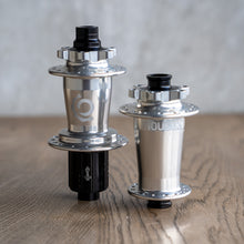 画像をギャラリービューアに読み込む, 【中古】INDUSTRYNINE TORCH MTBハブ リビルト品