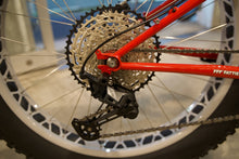Load image into Gallery viewer, Surly ice cream truck Sサイズ リペイント済み(Surly)の商品画像(写真1)