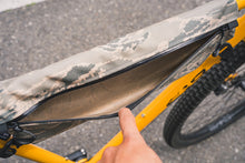 画像をギャラリービューアに読み込む, tade qui / Blanket / Frame bag / CORDURA 1000D HP polyester / Splatter