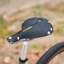 Load image into Gallery viewer, SELLE ANATOMICA R2 Rubber Saddle