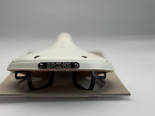 Load image into Gallery viewer, BROOKS B17 STANDARD WHITE 先端ノーズとBROOKSバッジ・スチールレール|ブルックス