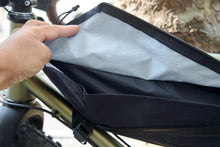 画像をギャラリービューアに読み込む, ADCANATHA Bag a Bond X-Pac アドカナタ フレームバッグ