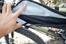 画像をギャラリービューアに読み込む, ADCANATHA Bag a Bond X-Pac アドカナタ フレームバッグ