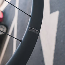 画像をギャラリービューアに読み込む, SHIMANO GRX カーボンホイールセット (MICRO SPLINE) WH-RX880 チューブレス対応 シマノ