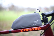 画像をギャラリービューアに読み込む, APIDURA エクスペディション ボルトオン トップチューブバッグ(1L)アピデュラ