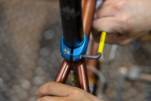 画像をギャラリービューアに読み込む, CHRIS KING King Seatpost Collar クリスキング シートクランプ