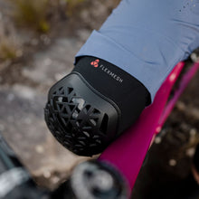 Load image into Gallery viewer, LEATT KNEE GUARD FLEXMESH(Leatt)の商品画像(写真6)