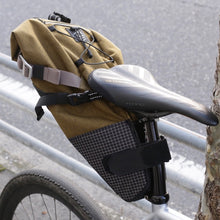 Load image into Gallery viewer, RawLow Mountain Works Bike'n Hike Post Bag ロウロウマウンテンワークス サドルバッグ バックパック リュック