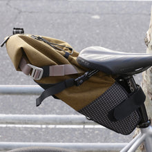 Load image into Gallery viewer, RawLow Mountain Works Bike'n Hike Post Bag ロウロウマウンテンワークス サドルバッグ バックパック リュック