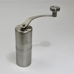 FIREBOX(ファイヤーボックス) Coffee Mill コーヒーミル 日本正規品軽量 ハンディータイプ 粗さ調整可能 セラミック刃 ア : FIREBOX(ファイヤーボックス) Coffee Mill コーヒーミル