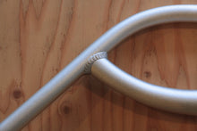 Load image into Gallery viewer, 店頭販売のみ Jones H-Bar Butted Loop Aluminium 710mm Silver ジョーンズ ハンドルバー