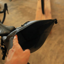 Load image into Gallery viewer, APIDURA エクスペディション サドルパック(17L)