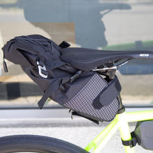 画像をギャラリービューアに読み込む, RawLow Mountain Works Bike'n Hike Post Bag X-Pac ロウロウマウンテンワークス サドルバッグ バックパック リュック 輪行 Xpac 軽量
