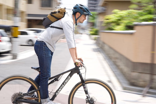 意外に使える知られていないMTBライドに最適なサドルバッグ RawLow Mountain WorksのBike'n Hike Post Bag