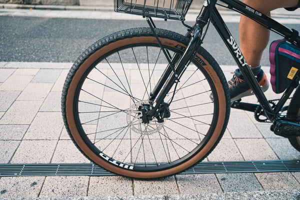 "もっと走るようにする"Surly Bridgeclubの足回りカスタマイズ。