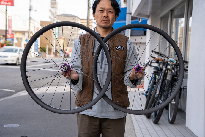 1300gなのに20万円以下で買えるグラベルホイールができました