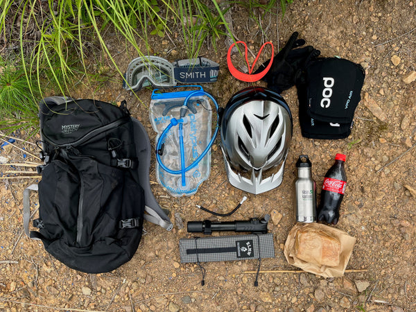 マウンテンバイクライダーのカバンの中身　夏のトレイルライド編