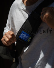Load image into Gallery viewer, Shoulder Pad 着用イメージ
