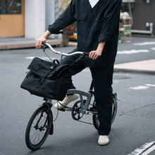 Load image into Gallery viewer, FAIRWEATHER brompton bag (waxed canvas) (フレームあり) フェアウェザー ブロンプトンバッグ フロントバッグ
