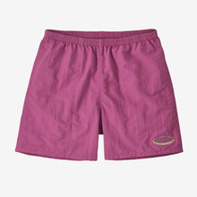 Load image into Gallery viewer, Patagonia M's Baggies Shorts 5in '95 Oval Logo: Faded Magenta｜パタゴニア メンズ バギーズ ショーツ 5インチ '95オーバルロゴ フェイデッドマゼンタ
