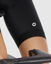 Load image into Gallery viewer, ASSOS UMA GT BIB SHORTS C2 BLACK アソス・ビブショーツ
