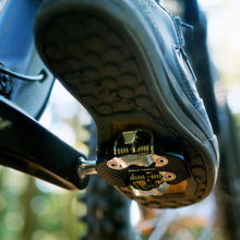 Load image into Gallery viewer, WOLF TOOTH CTRL Trail Clipless Pedal
