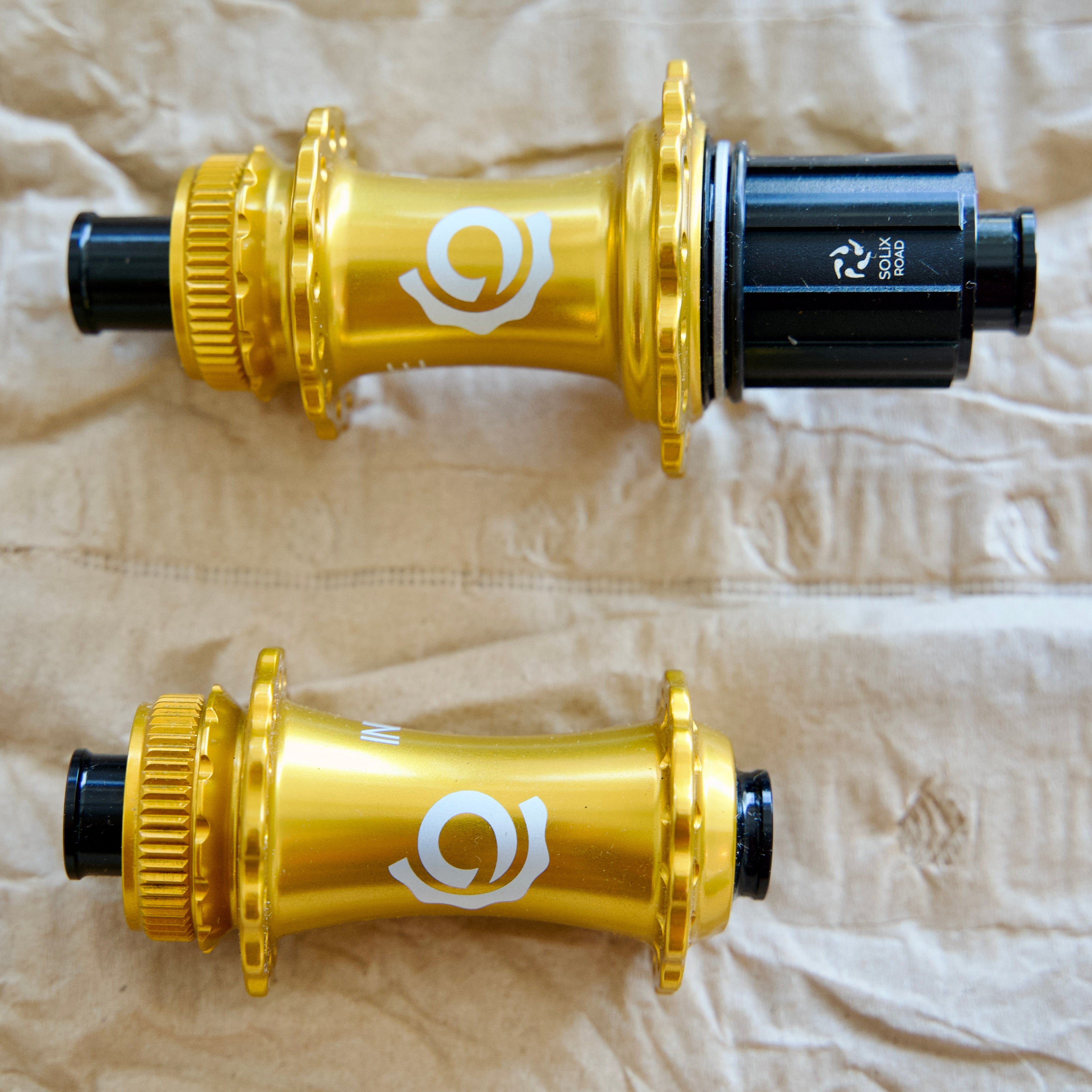 INDUSTRY NINE SOLiX ROAD DISC ハブ 前後セット 28H – Grumpy Bike Shop
