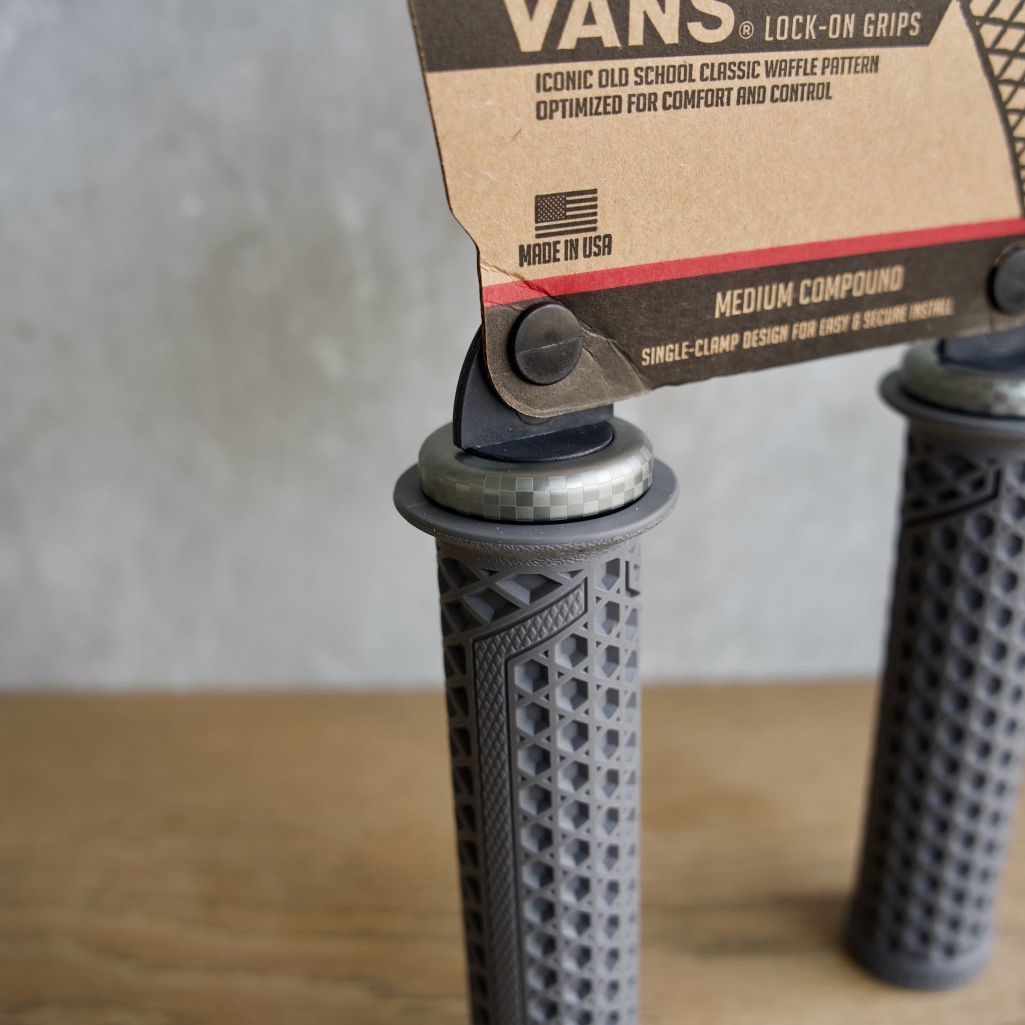 ODI Vans V2.1 Lock-On Grips グリップ