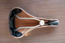 画像をギャラリービューアに読み込む, 【中古】ベルソーサイクルズ レザーサドル（ARAVIS チタンレール）
