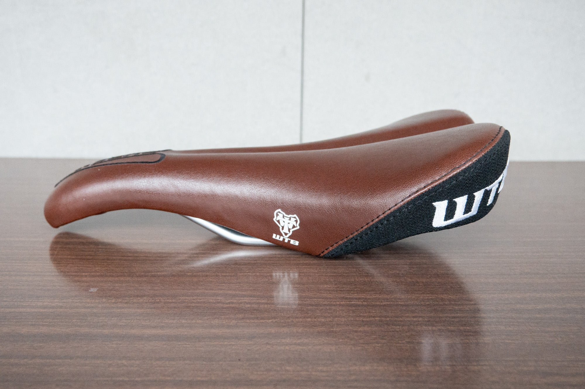 中古】WTB PURE V RACE saddle BL special (brown) – Grumpy Bike Shop