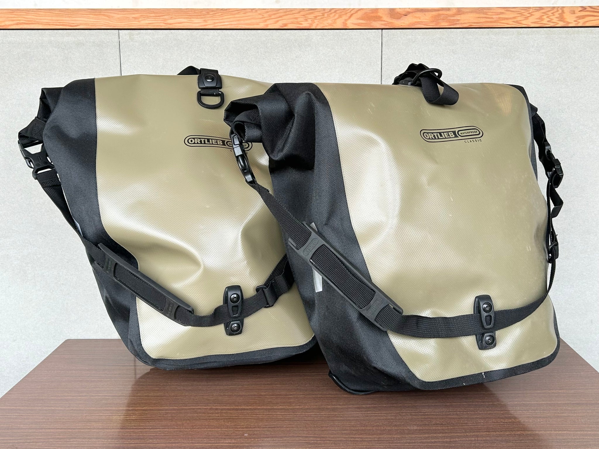 中古】ORTLIEB バックローラー QL2.1 (ペア) オリーブ – Grumpy Bike Shop