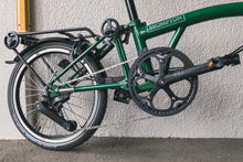 Load image into Gallery viewer, BROMPTON C Line Explore 12spd (Mハンドル、ラック有り) レーシンググリーン ブロンプトン
