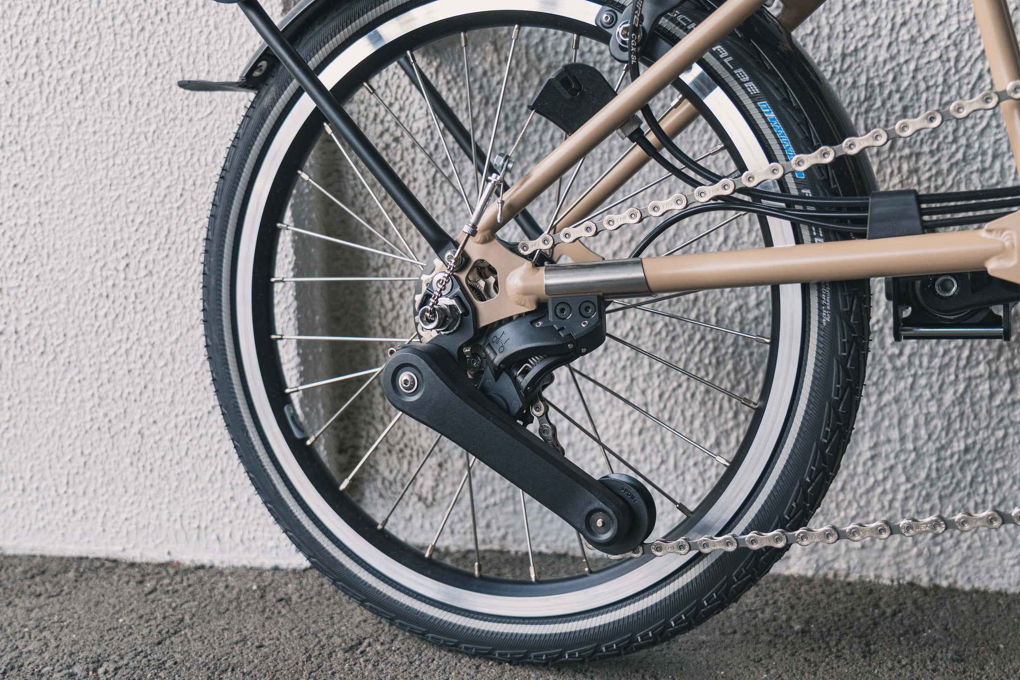 BROMPTON C Line Explore 12spd (Mハンドル、ラック有り) サンド