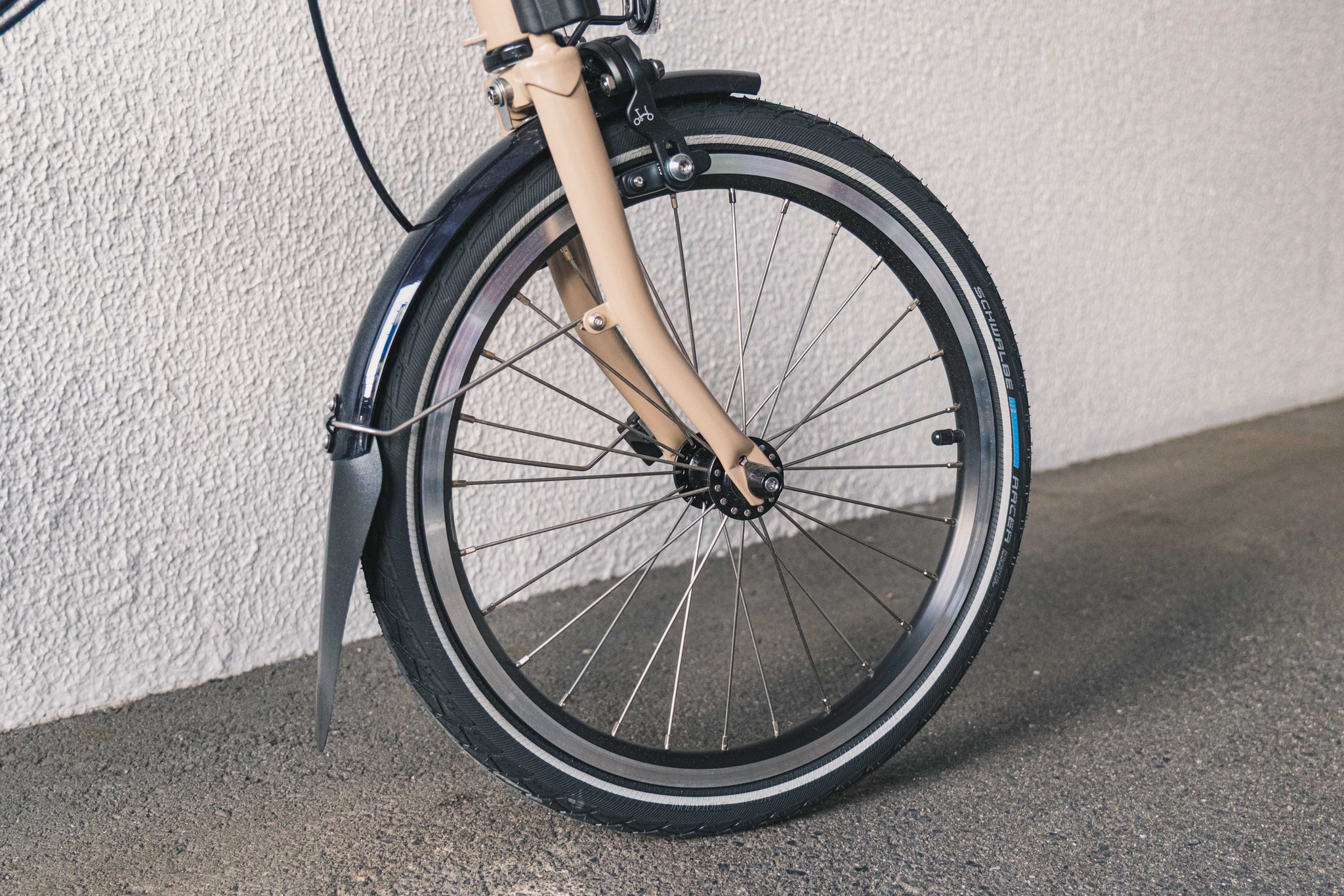 BROMPTON C Line Explore 12spd (Mハンドル、ラック有り) サンド