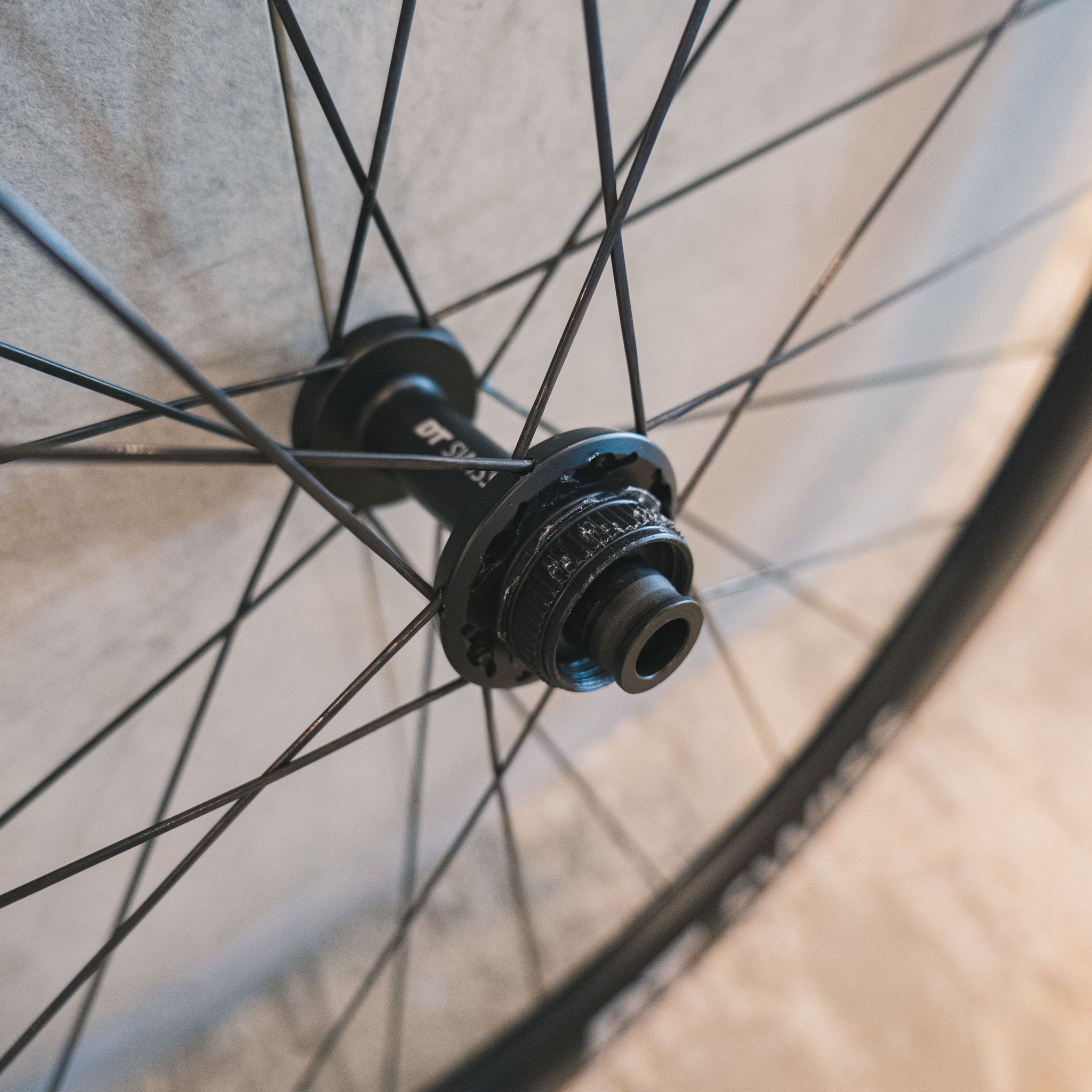 中古】DTSwiss ARC 1400 DICUT 62 カーボンホイールセット – Grumpy