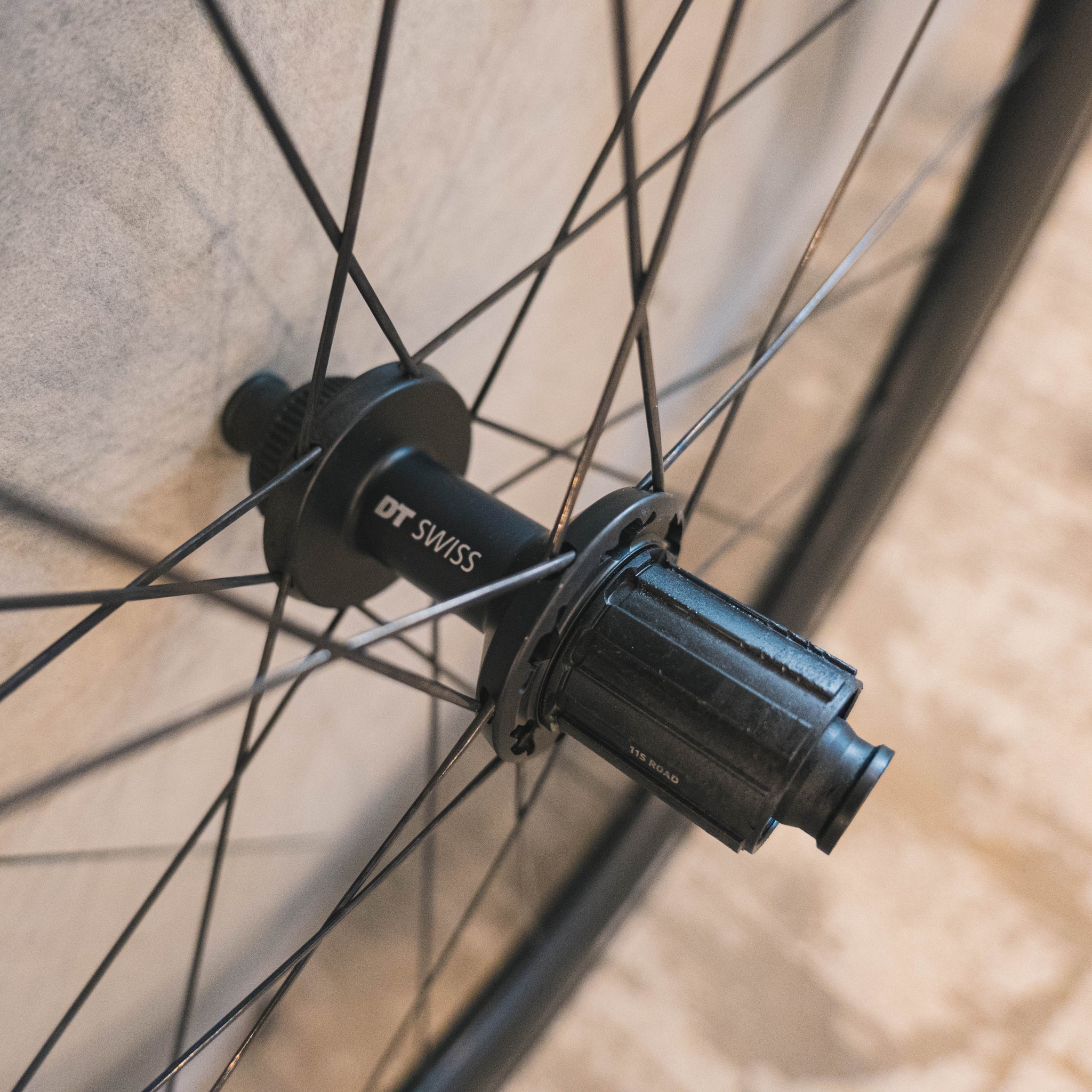 中古】DTSwiss ARC 1400 DICUT 62 カーボンホイールセット – Grumpy