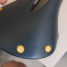 画像をギャラリービューアに読み込む, 【中古】BROOKS C17 CARVED GOLD RIVETS 未使用
