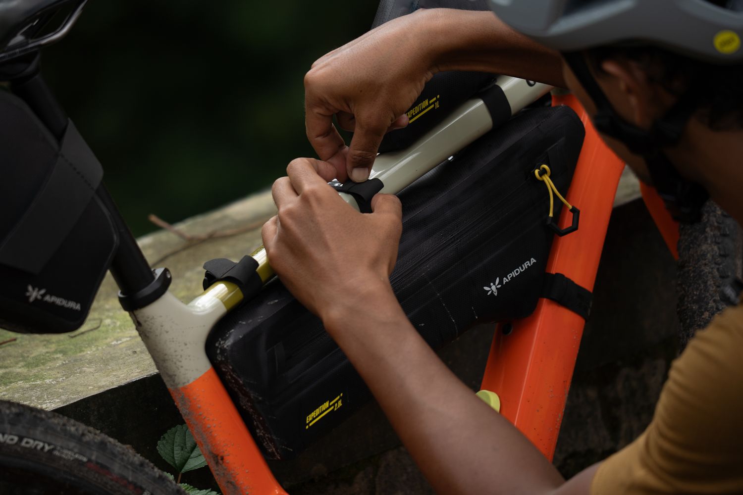 APIDURA エクスペディション フレームバッグ 5.7L｜アピデュラ 防水大