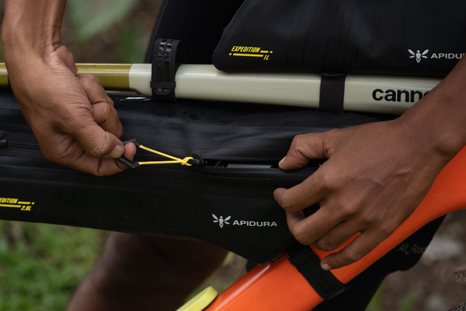 APIDURA エクスペディション フレームバッグ 5.7L｜アピデュラ 防水大