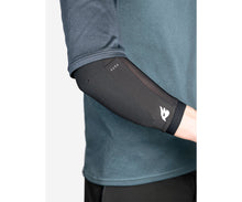 Load image into Gallery viewer, Bluegrass AURA ELBOW エルボーガード ブルーグラス
