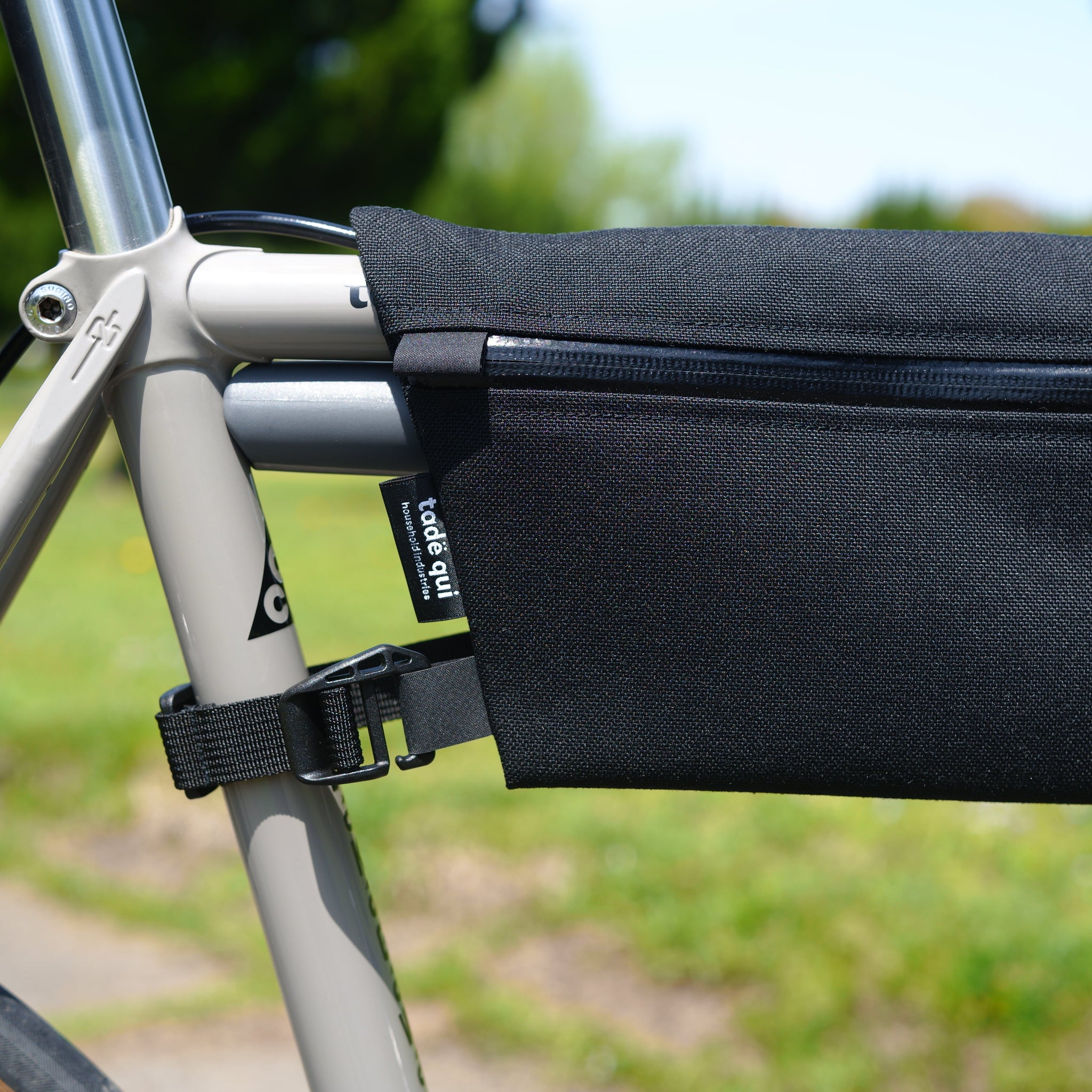 tade qui / Blanket / Frame bag / X-PAC VX42 HS / Black