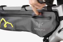 画像をギャラリービューアに読み込む, APIDURA エクスペディション・フレームパック 5L TALL フレームバッグ
