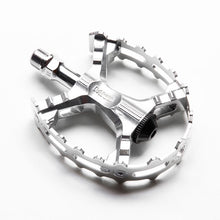 Load image into Gallery viewer, MKS XC-III bear trap pedal (silver) 9/16スピンドル 三ヶ島製作所 ペダル
