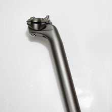 Load image into Gallery viewer, SimWorks Froggy Stealth Seatpost 27.2mm SimWorks by NITTO シムワークス ニットー シートポスト
