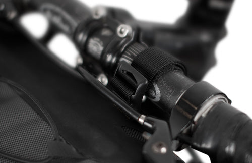 APIDURA エクスペディション ハンドルバーパック 14L ウエムラサイクルパーツインターネット店 / APIDURA(アピデュラ